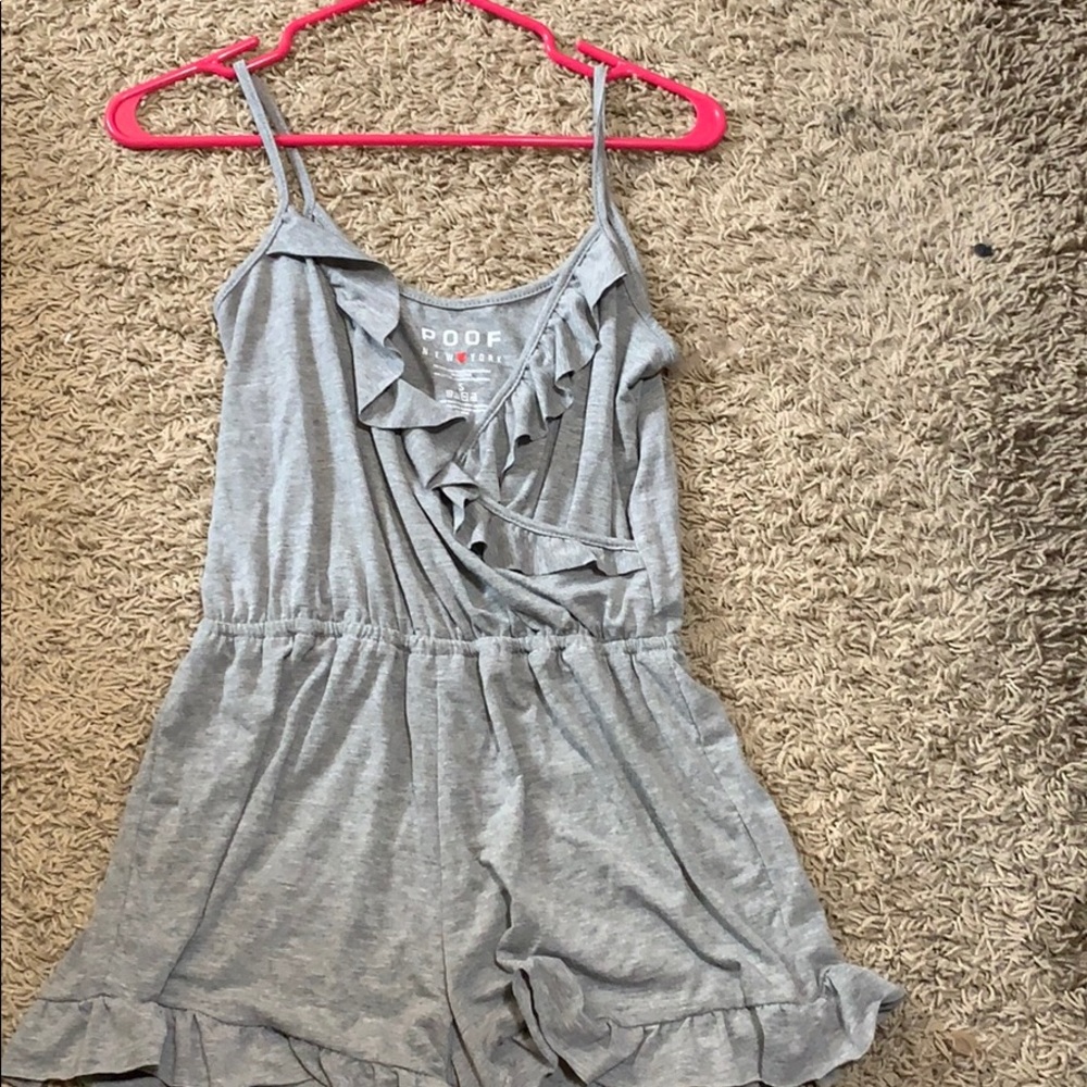 POOF: NEW YORK ruffles romper